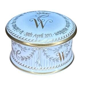 William & Catherine 2011 Marriage Round Trinket Box Royal Collection Bone China